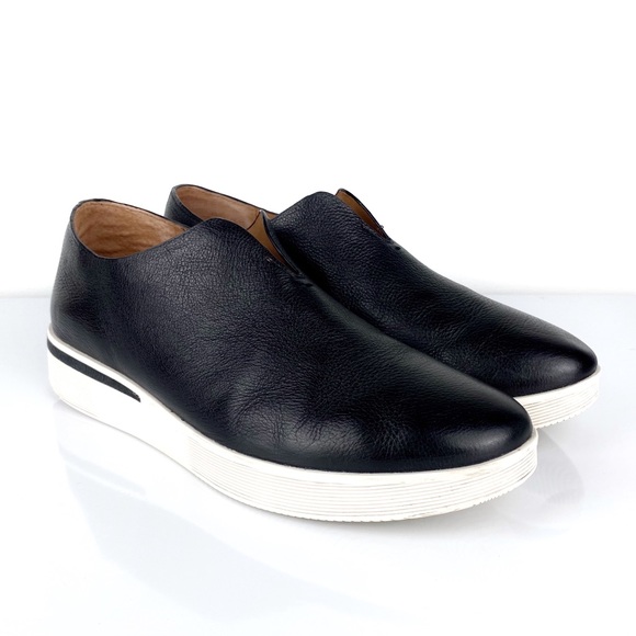 gentle souls Shoes - Gentle Souls Black Halden Leather Slip-On Sneakers